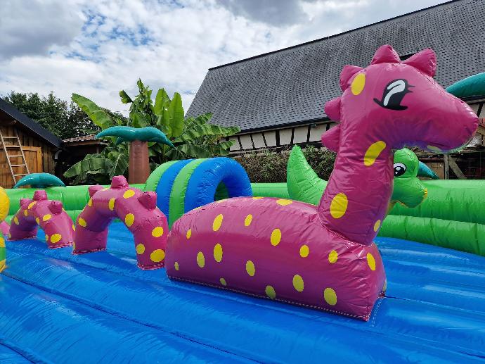 location-chateau-gonflable-ile-dragons